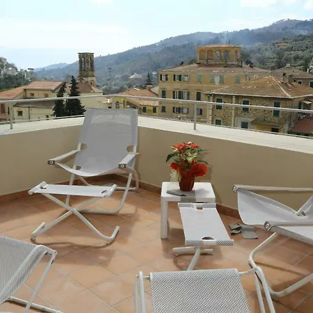 Casa Francesca Torre Saracena